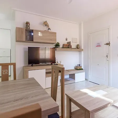 2 Bedroom In Διαμέρισμα Τορεβιέχα